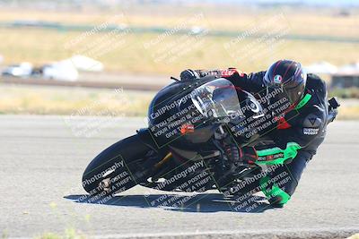 media/Oct-15-2023-TrackXperience (Sun) [[85198ff50b]]/Group 3/session 4 turn 3/